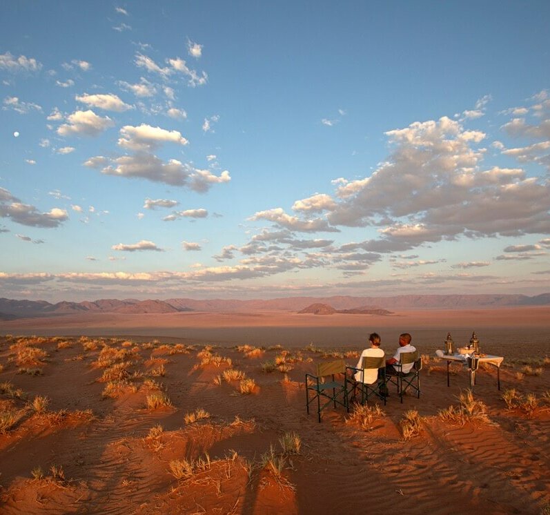 Sundowner im NamibRand Naturreservat Namibia