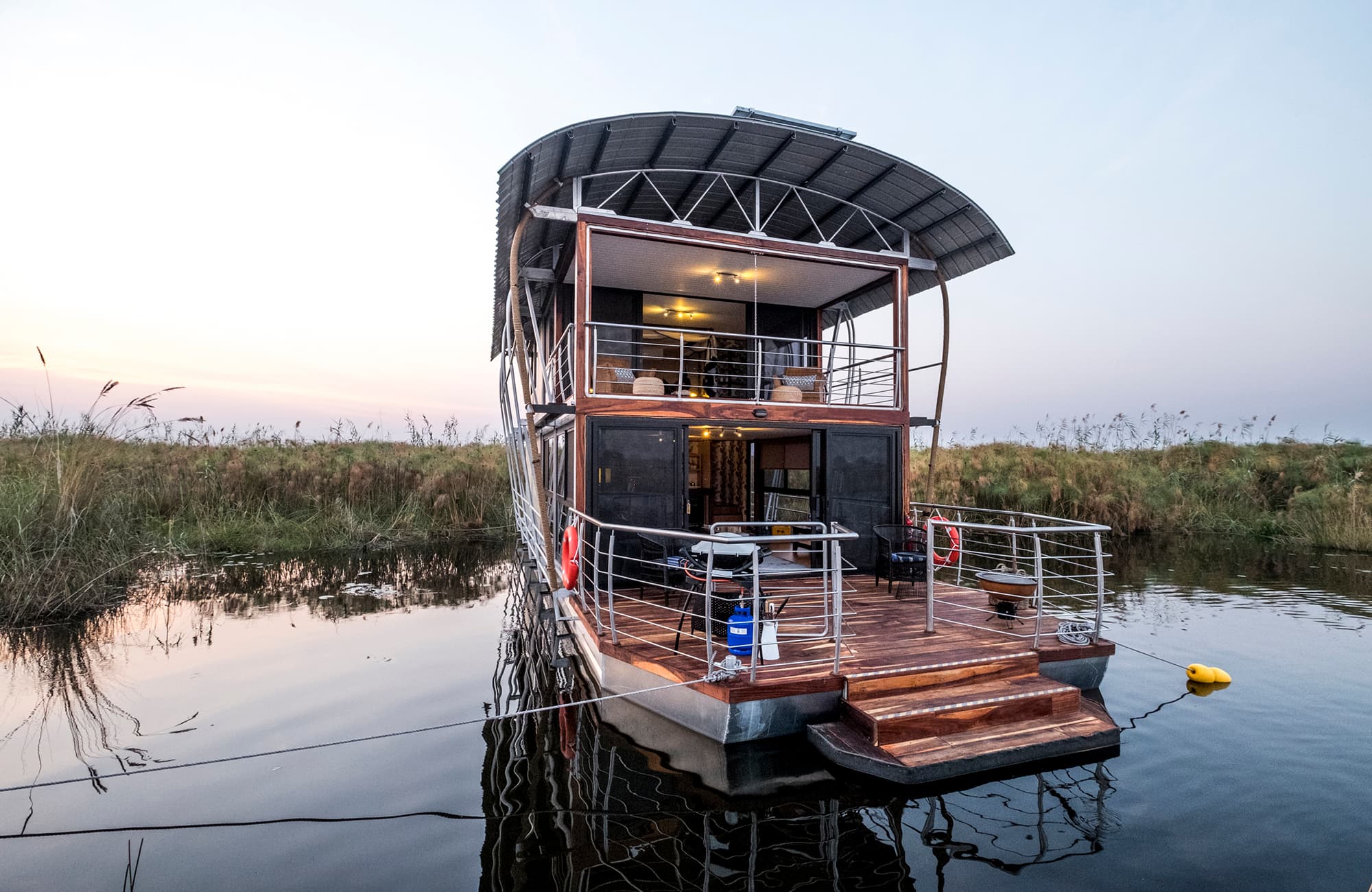 Luxuriöses Hausboot - Fluss Villa